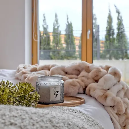 Golden - Mountain View *