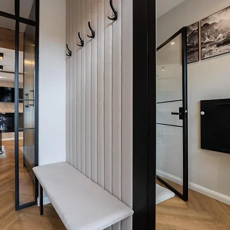 Golden - Mountain View Apartment